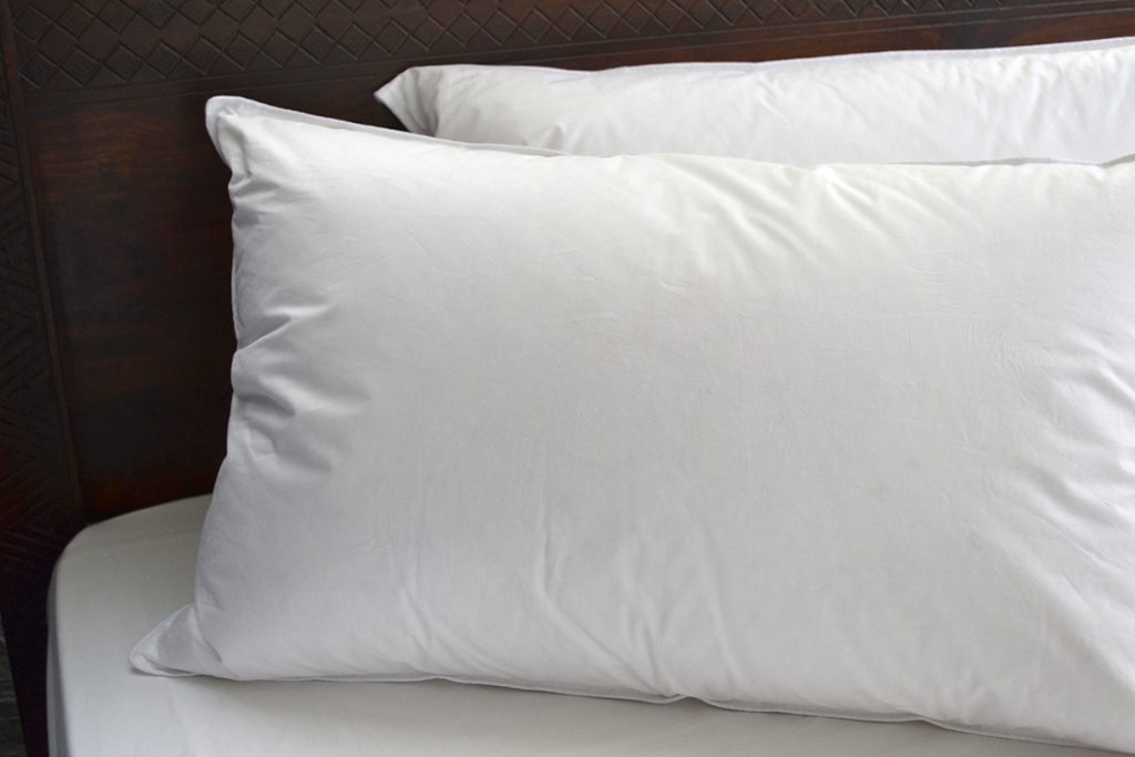 Pernă de puf și pene, înveliș Percale 233TC, 100% bumbac, 50x70 cm